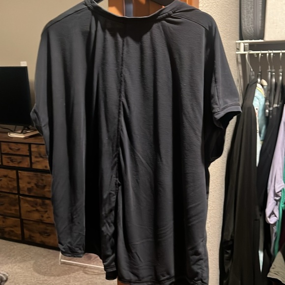 Basic Black V Neck - Picture 3 of 5